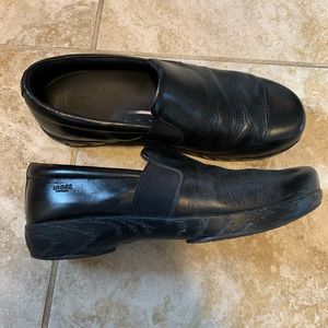 Black leather Klogs 8.5M Mission style